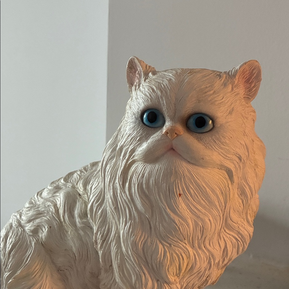 Vintage Realistic White Persian Cat Figure - Picture 3 of 8